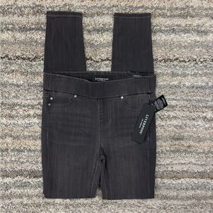 Liverpool Mid Rise Pull-On Skinny Jeans In Meteorite Wash Sz 0/25 NWT | Skinny -